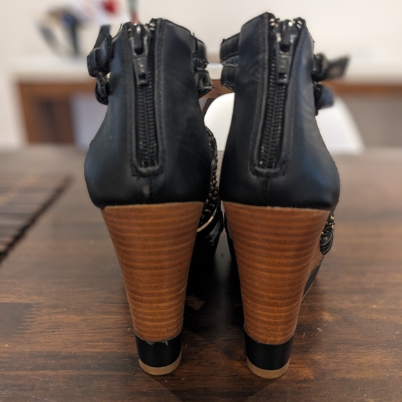 Black & brown wedge heels from Aldo - Picture 4 of 6
